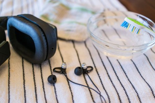 Tips Bersihkan Earphone Agar Terhidar dari Bakteri