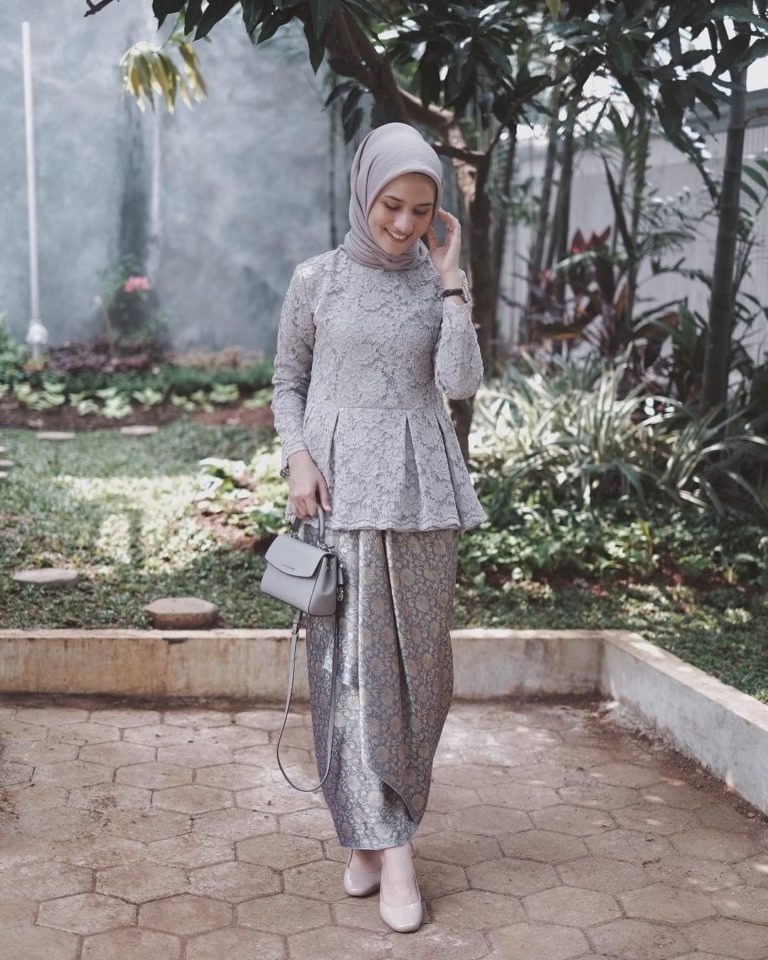 5 Referensi Outfit Kondangan Untuk Wanita