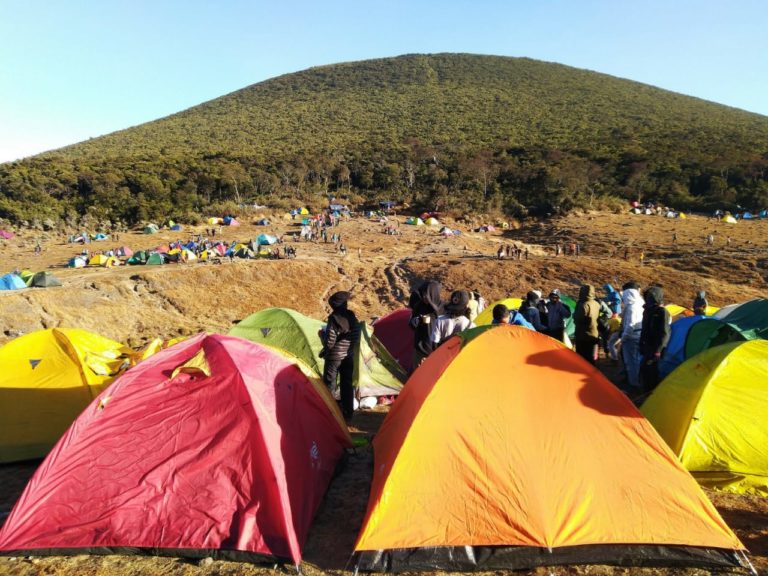 Komunitas Pendaki Gunung SiCepat Ekspres