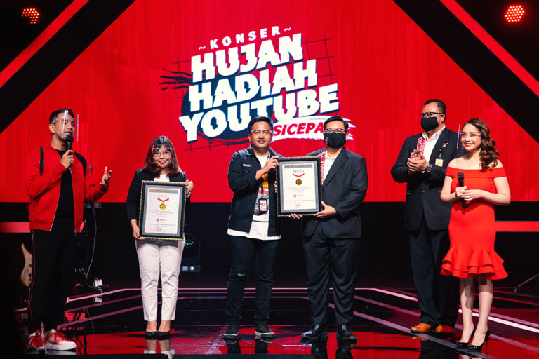 Hujan Hadiah Youtube SiCepat Sukses Raih 2 Penghargaan Rekor MURI