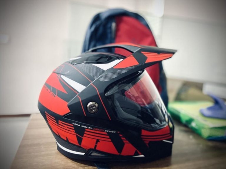 Mencuci Helm Dengan Mudah Di Rumah