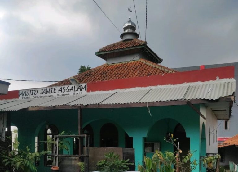 SiCepat Bantu Renovasi Masjid Jamie As-Salam Bandung