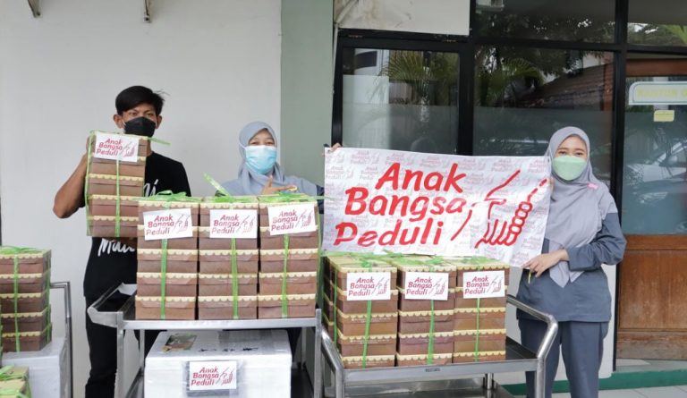 Anak Bangsa Peduli Kirim Makanan Gratis Untuk Nakes