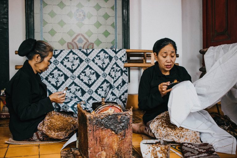 Tips Menyimpan dan Merawat Kain Batik