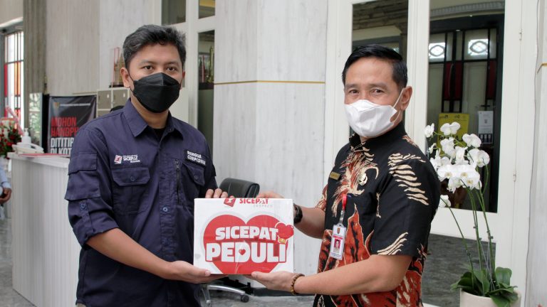 SiCepat Ekspres Berbagi Paket Bantuan Sembako Jelang Ramadhan 1443 Hijriah