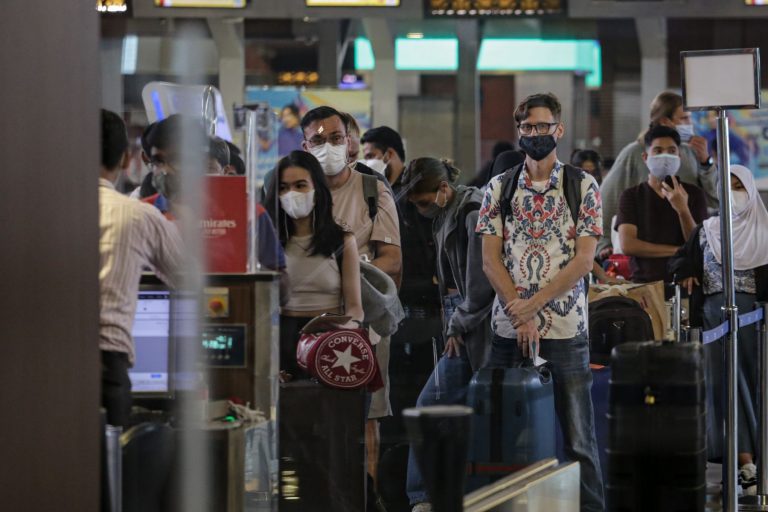 Aturan Terbaru Kedatangan PPLN, Wajib Unduh PeduliLindungi Saat Tiba di Indonesia