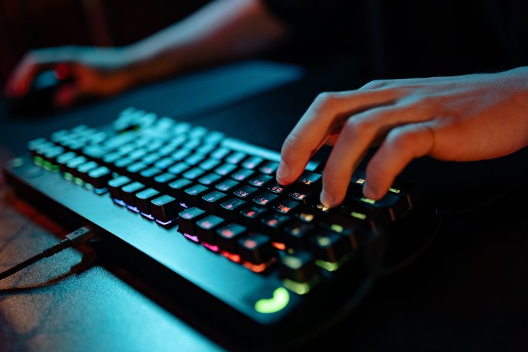 Rekomendasi Keyboard Gaming agar Main Game Semakin Seru