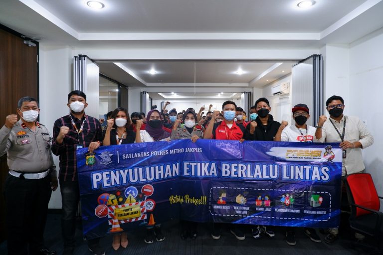 SiCepat Ekspres Berikan Penyuluhan Etika Berlalu Lintas Kepada Para Pengemudi