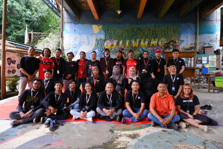 Gandeng Komunitas Ciliwung Depok, SiCepat Ekspres Gelar Aksi Bersih-Bersih Sungai Ciliwung