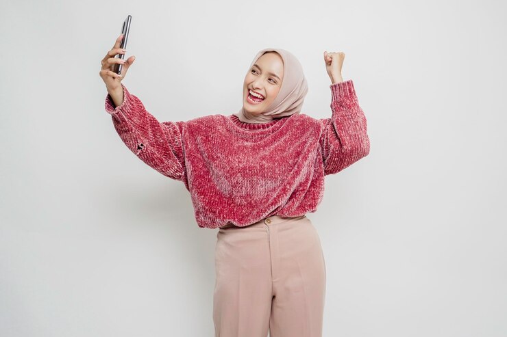 Pilihan Outfit Atasan untuk Acara Bukber yang Santai dan Tetap Stylish