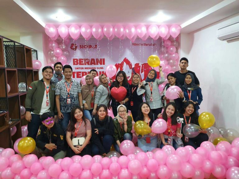 Keseruan SiCepat Ekspres Rayakan Hari Kasih Sayang Keseruan SiCepat Ekspres Rayakan Hari Kasih Sayang