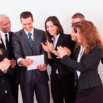 Perbedaan Bos VS Pemimpin