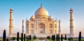 5 Wisata Dunia Yang Menyuguhkan Virtual Traveling