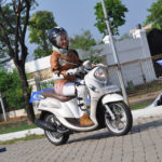 Hal Yang Diperhatikan Bagi Hijabers Sebelum Mengendarai Sepeda Motor