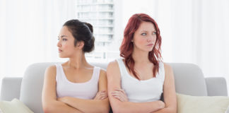 5 Tanda Kamu Berada Dalam Toxic Friendship