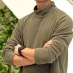 Tampil Maskulin Dengan Warna Olive