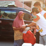 Jumat Berkah Bagi-bagi Takjil Bersama SiCepat