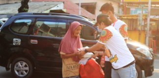 Jumat Berkah Bagi-bagi Takjil Bersama SiCepat