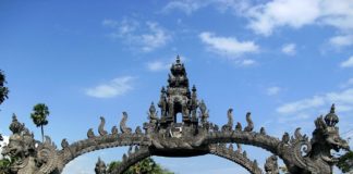 Wisata Religi Islami di Pulau Dewata