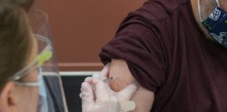 Mengatasi Kram Otot Setelah Vaksinasi COVID-19