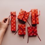 Tips Membungkus Paket Agar Lebih Menarik