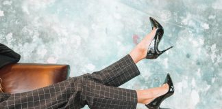 Hati-hati Menggunakan Sepatu Hak Tinggi