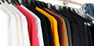 Tetap Modis Dengan Kaos Polos