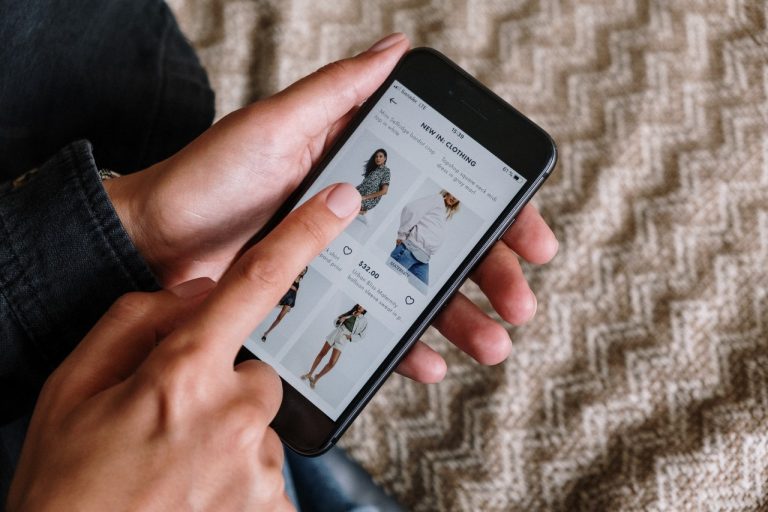 Tips Belanja Baju Preloved Secara Online Tips Belanja Baju Preloved Secara Online
