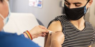 Vaksinasi Covid-19 Terbukti Mengurangi Dampak Risiko dari Long Covid