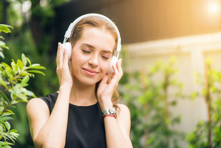 Tiga Genre Musik yang Paling Digemari Orang Indonesia, Mulai dari Pop hingga RnB Tiga Genre Musik yang Paling Digemari Orang Indonesia, Mulai dari Pop hingga RnB