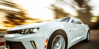 Trik Mudah Membuat Cat Mobil Tetap Kinclong