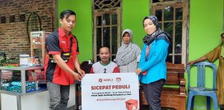 SiCepat Ekspres Berikan Bantuan Kursi Roda dan Popok untuk Keluarga Karyawan