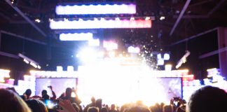 Tetap Aman Nonton Konser Saat Pandemi? Yuk, Terapkan Cara Berikut Ini