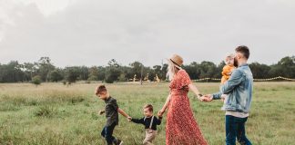 Tips Liburan Tetap Aman dengan Anak Saat Meningkatnya Kasus Covid-19