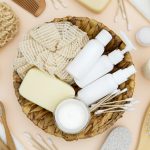 Jangan Ketinggalan, Ini 4 Produk Skincare yang Wajib Dibawa saat Liburan Agar Kulit Tetap Glowing Skincare liburan