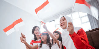 Paduan Busana Merah dan Putih Buat Rayakan 17 Agustus Agar Terlihat Modis busana merah putih