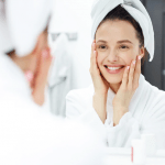 Usia Kamu 20-an? Ini Skincare yang Wajib Dipakai Agar Wajah Tetap Flawless skincare usia 20-an