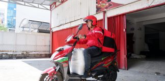 Pakai Motor Listrik Volta, Kurir SiGesit Rasakan Kemudahan dalam Kirim Paket Kurir SiGesit