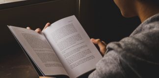 Jangan Malas! Ini Cara Mudah Membangun Kebiasaan Membaca untuk Rutinitas Sehari-hari Kebiasaan membaca