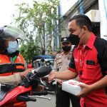 Berbagi Berkah Ramadhan, SiCepat Ekspres Bagikan Takjil Gratis untuk Warga Sekitar Jabodetabek