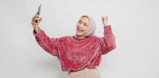 Pilihan Outfit Atasan untuk Acara Bukber yang Santai dan Tetap Stylish